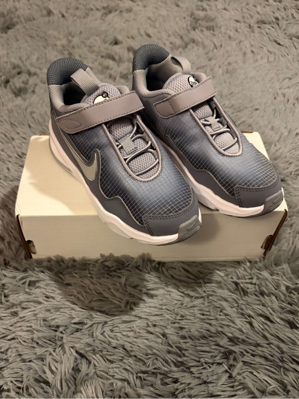 Brand New Kids Nike Air Max Nova Sneaker Little Kid Size 12M